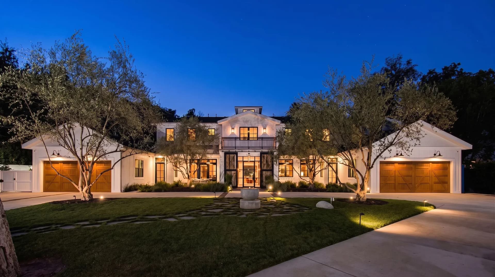 Double-Gated Clark Gable Estates Compound in Encino