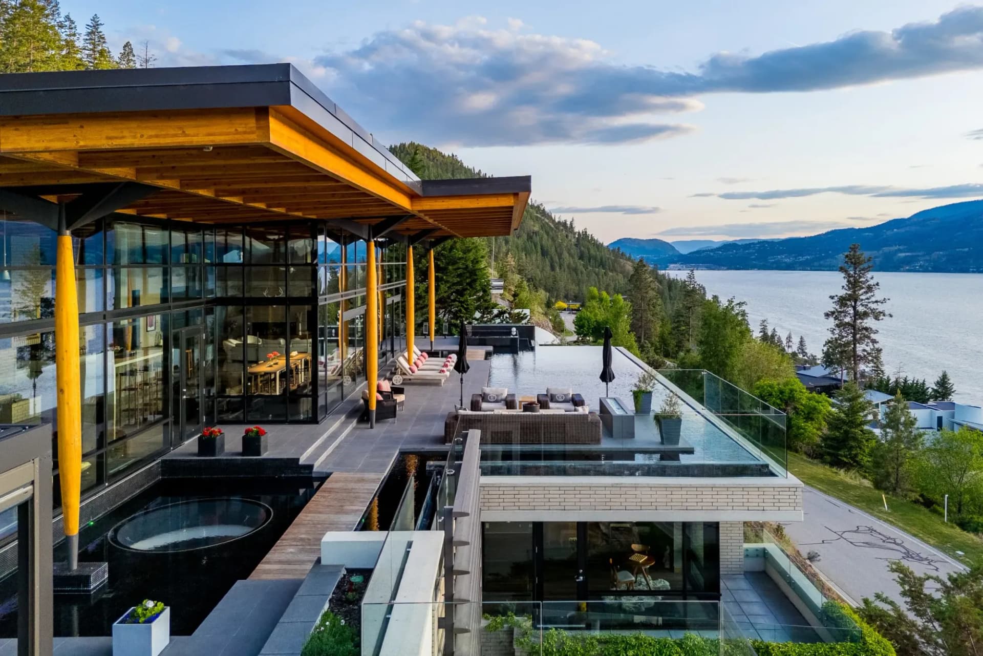 Luminescence — A Japanese Modern Estate on Okanagan Lake