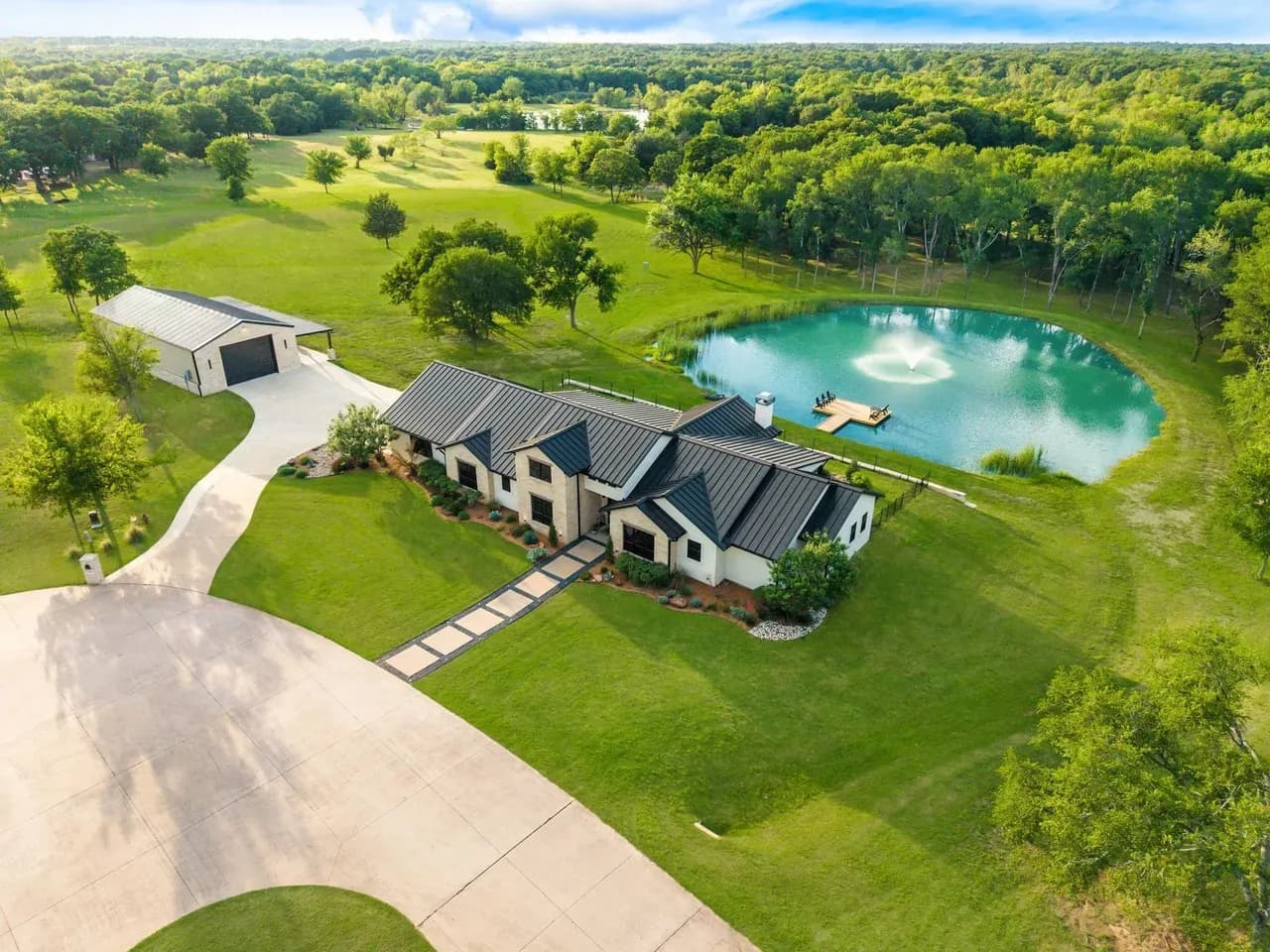 Texas Country Estate on 10 Acres With a Stocked Bass Pond