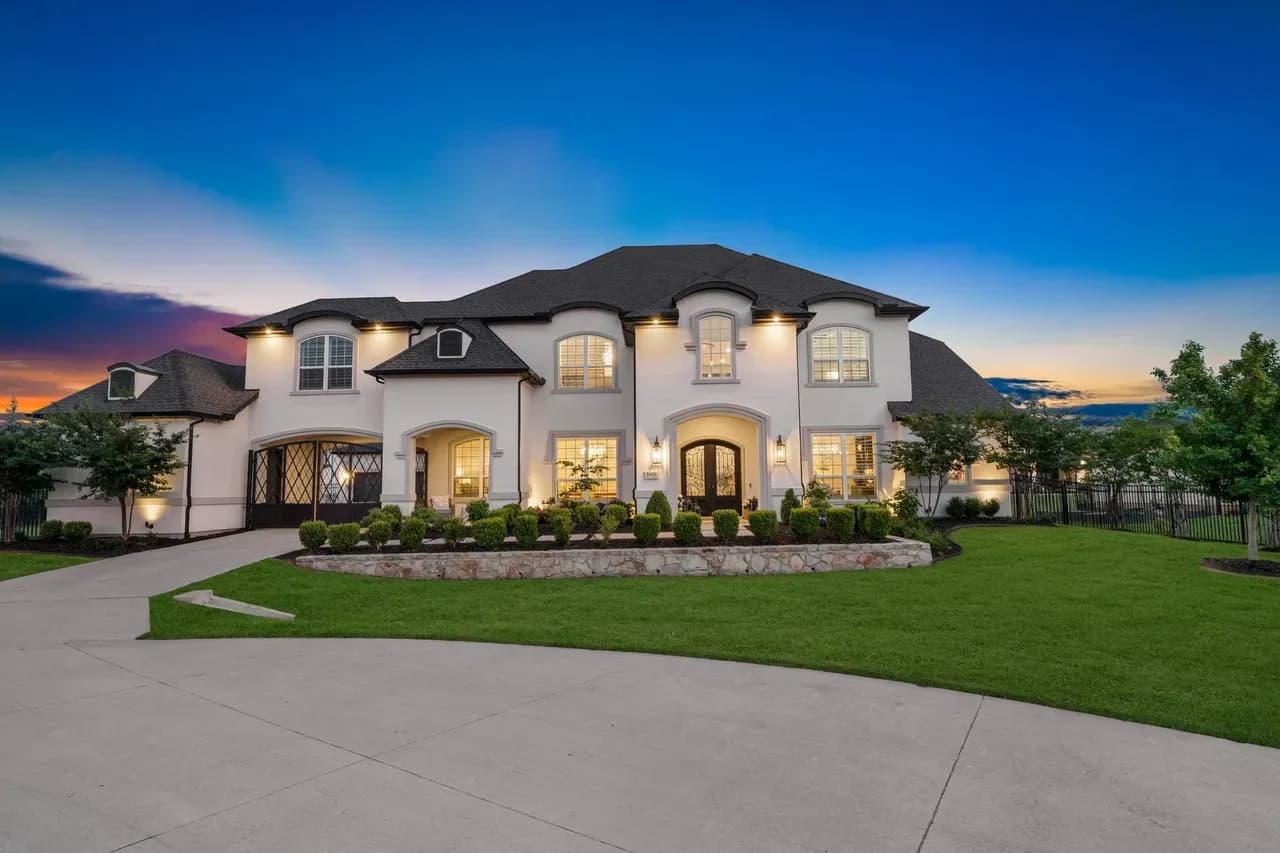 Resort-Style Estate on an Oversized Cul-de-Sac in Flower Mound