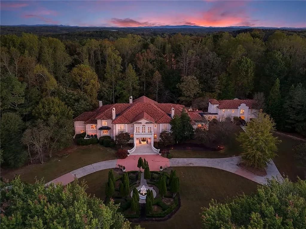 Mediterranean Estate on 4.47 Acres in Milton's Tullamore