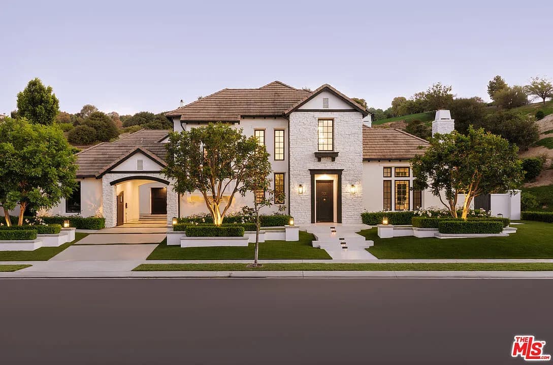 $9M Calabasas Estate in The Oaks Guard-Gated Community