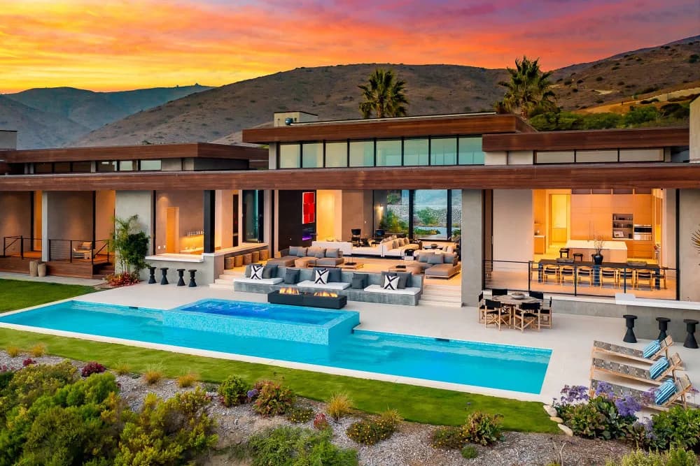 Western Malibu Bluff Estate: 6-Bedroom Villa with Ocean Views & Pool