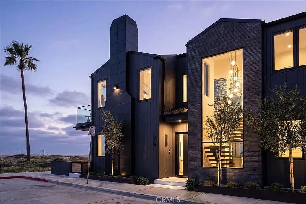 Newport Beach Oceanfront Residence on the Balboa Peninsula