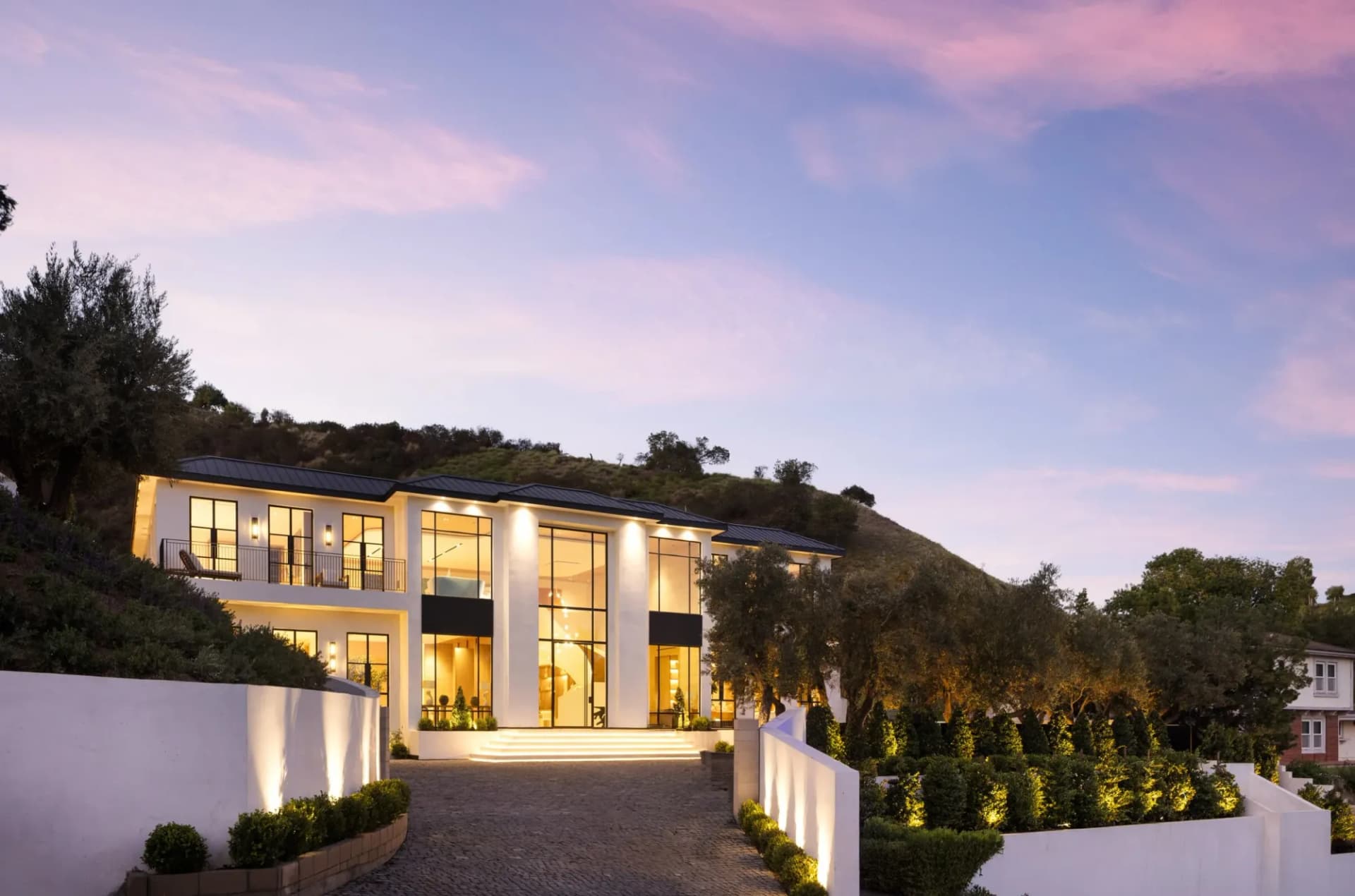 Oliveto Vale — A Contemporary Estate on a Bel Air Ridgeline